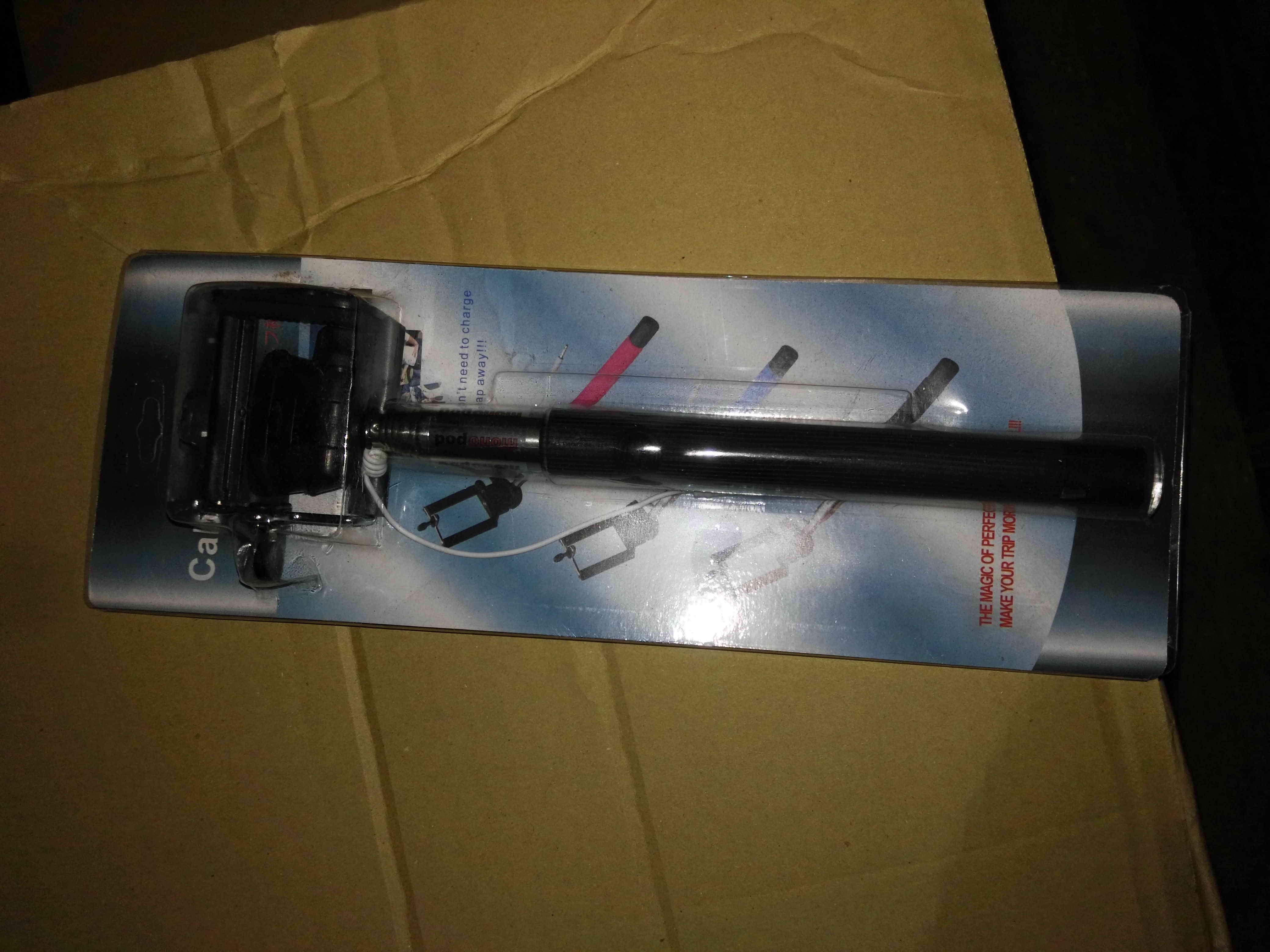 F19L, selfie stick