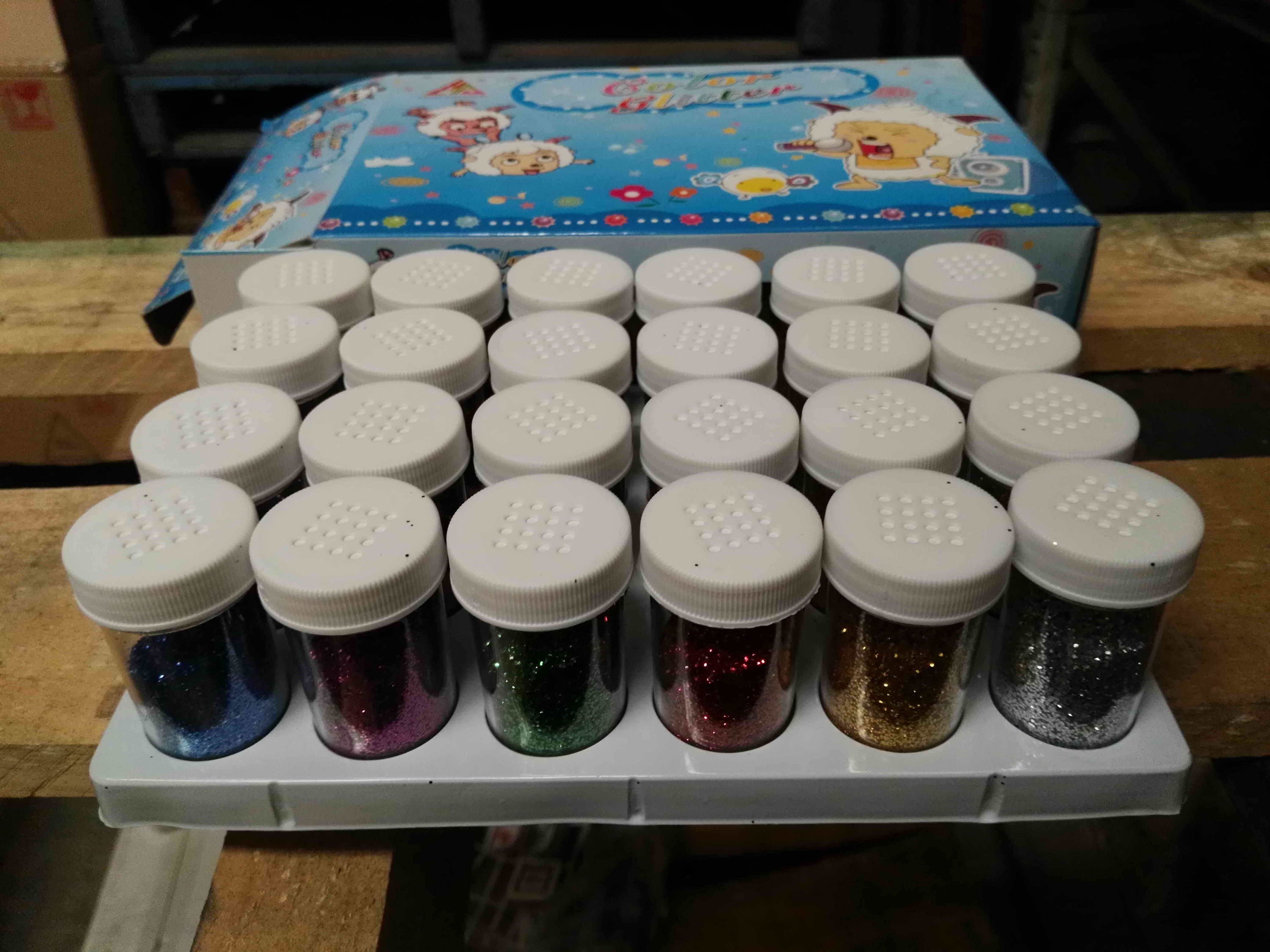 C2M, colour glitter
