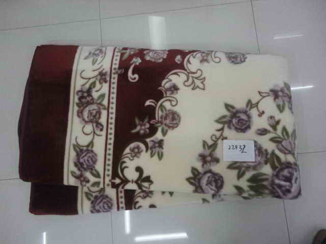 1.85mx1.85m fluffy rug: red