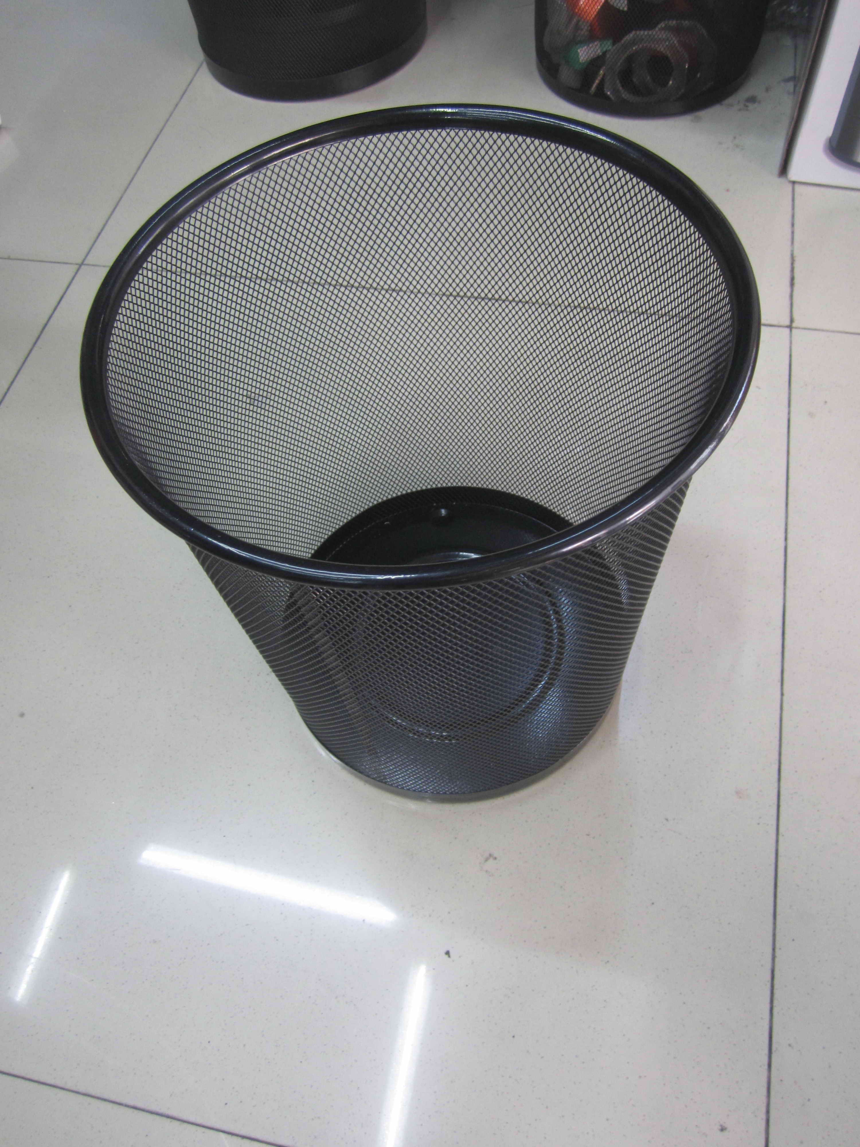E12T,$3.99,garbage bin 