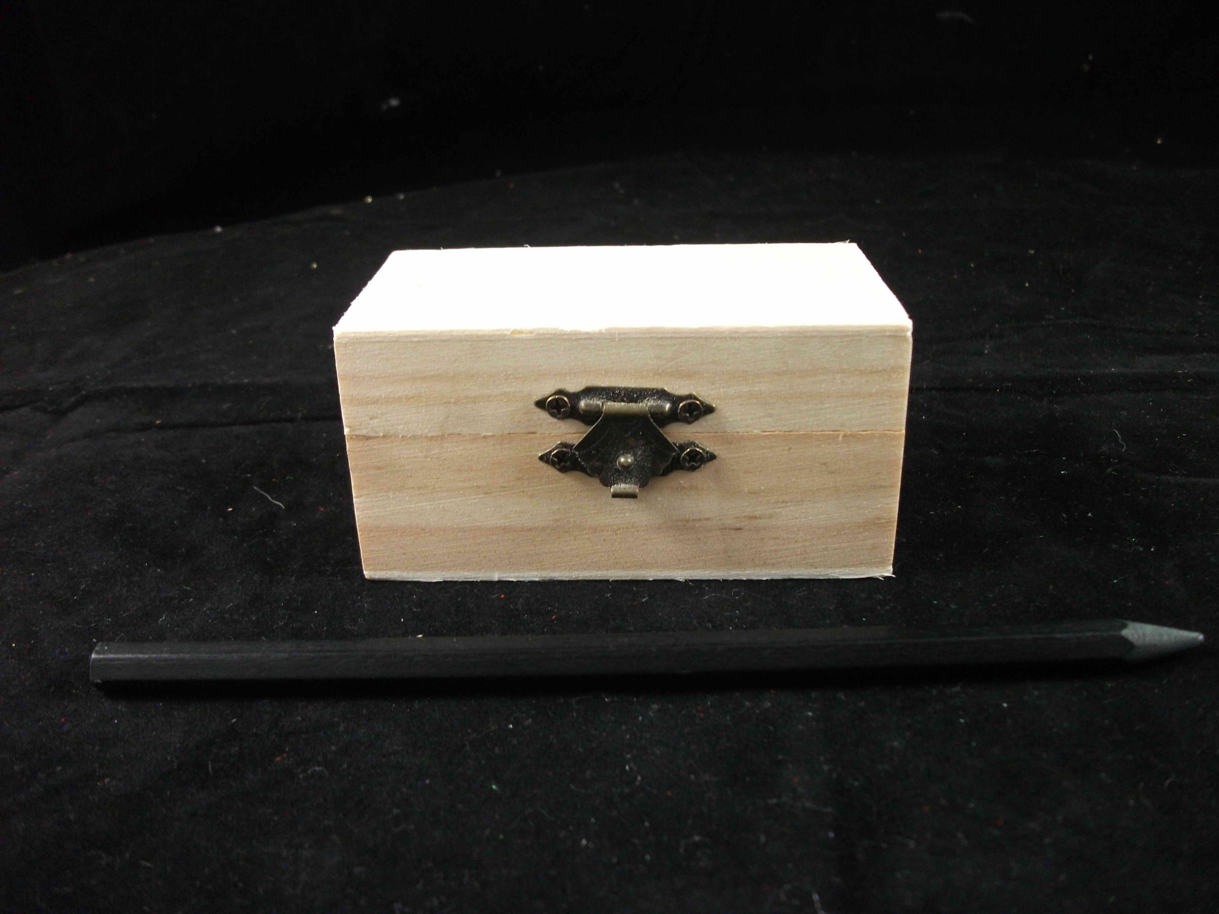F5L, 28483, $1.99,wooden box