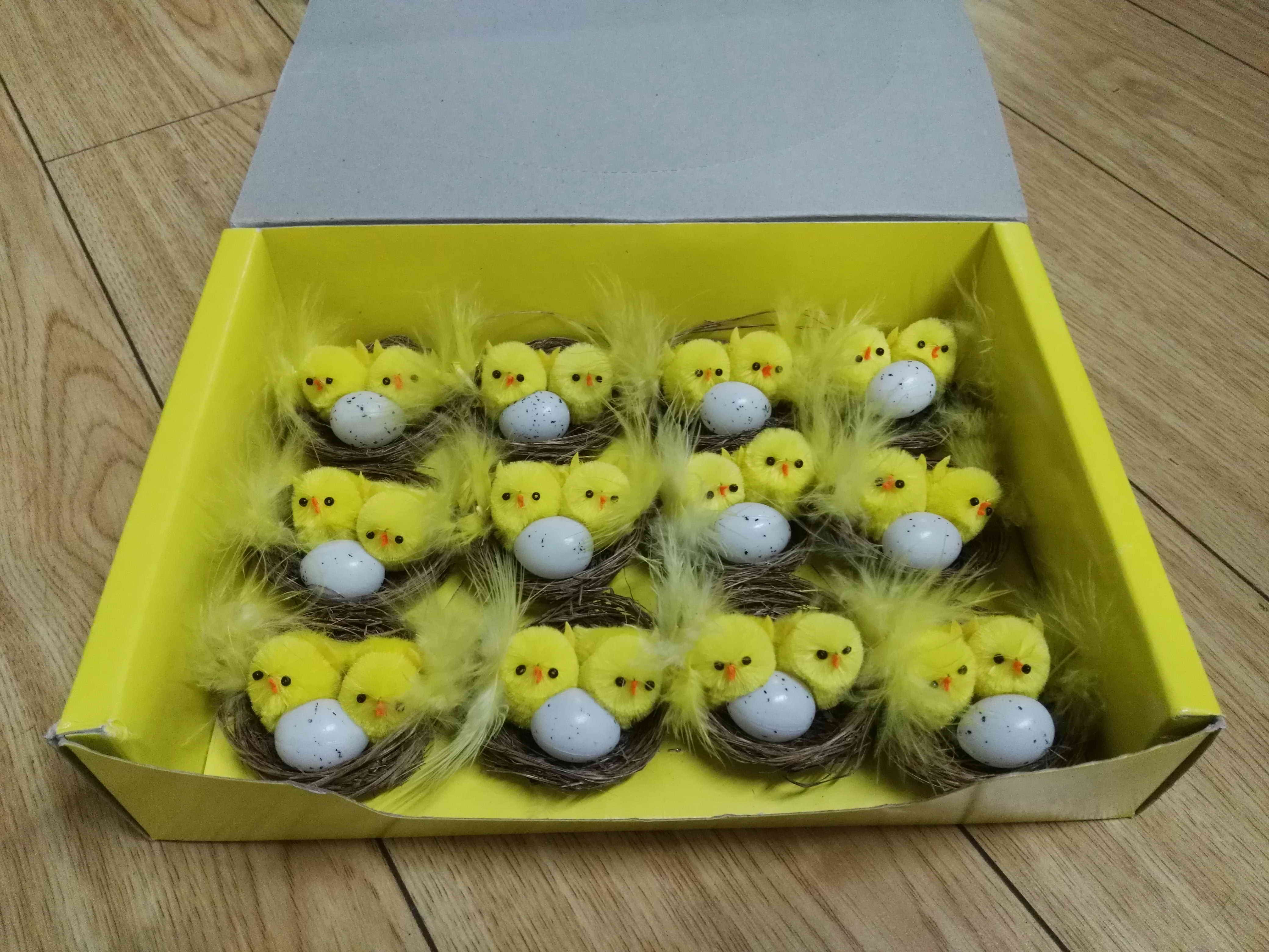3 chicks 6cm yellow