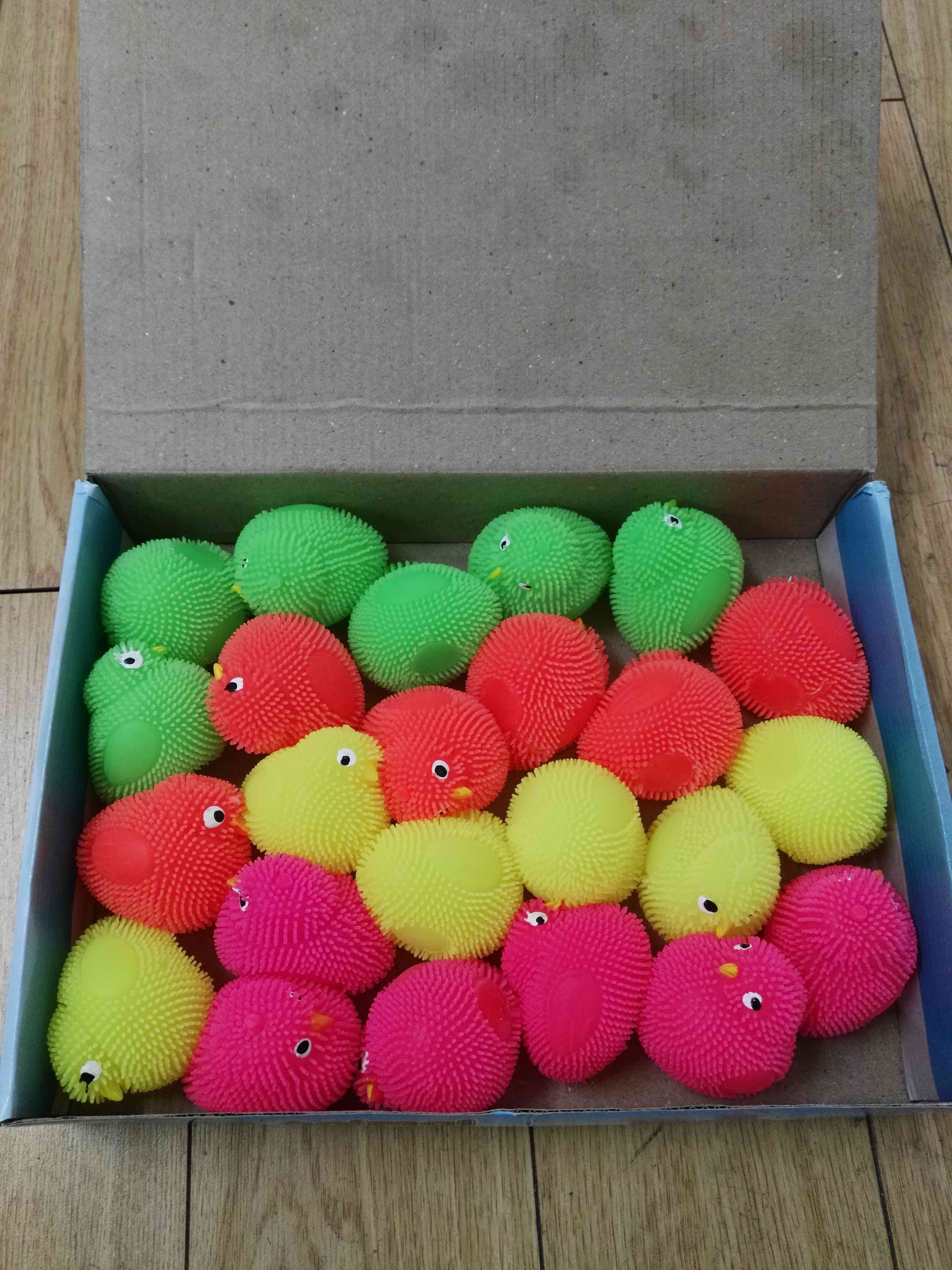 E18L, rubber chicks