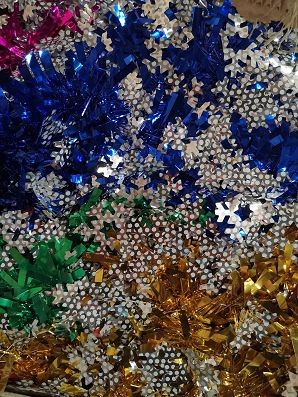 25XG, 56090, Xmas tinsel