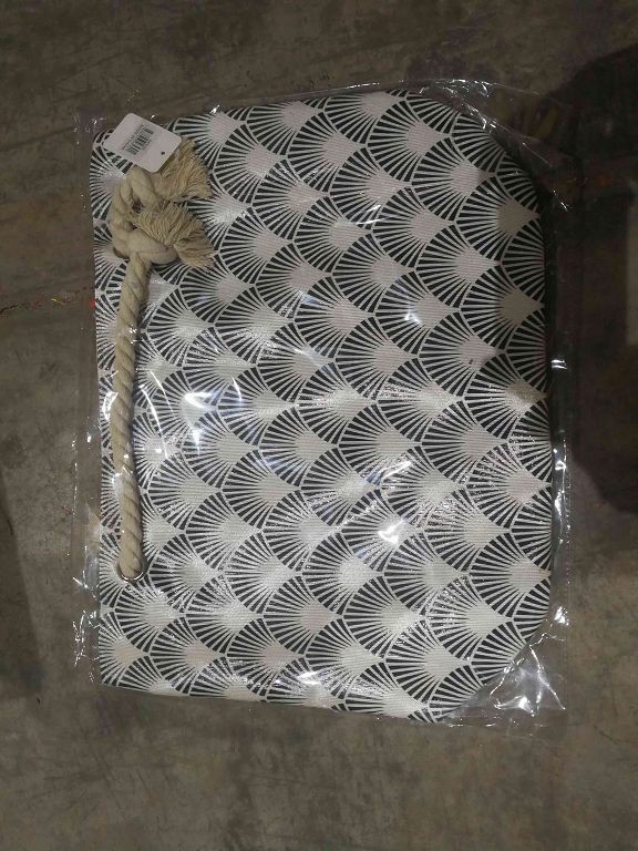 C2M, hand bag black