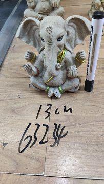 B7M, 63234, Ganesha sitting sculpture no hat 13cm