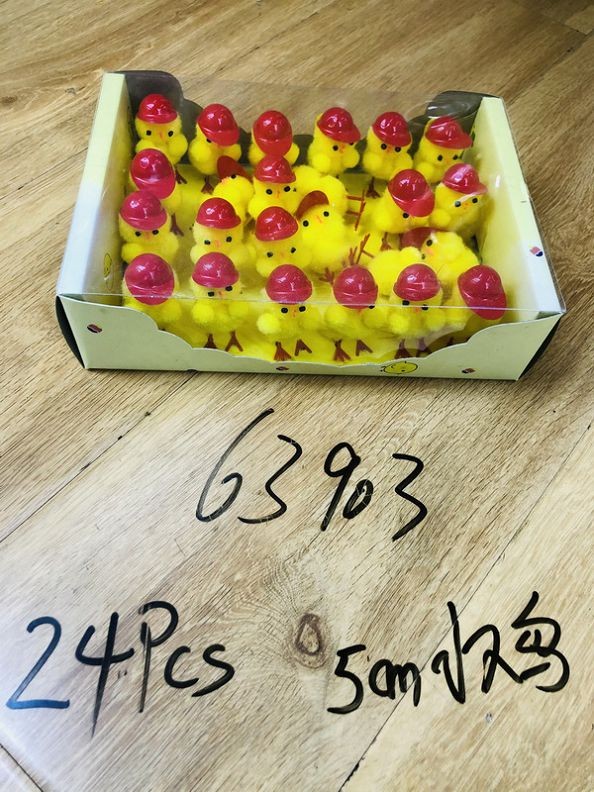 26E1, 63903, Easter chicken with red hat 5cm