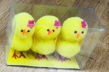 23E2, 63908, Easter chicken with flower 7cm