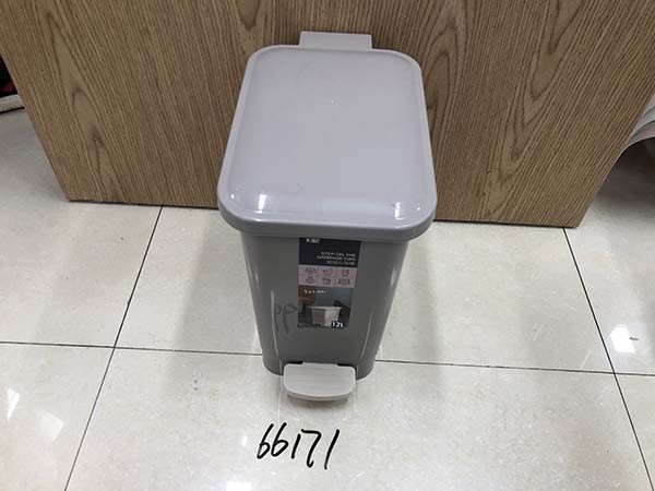 G14M, 66171, rubbish bin with foot pedal 28*17.8*29cm