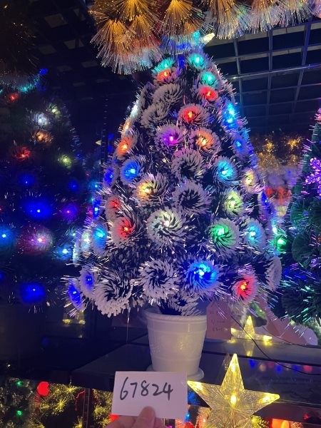 25X11, 67824, Xmas Tree With Light & Plug 90cm