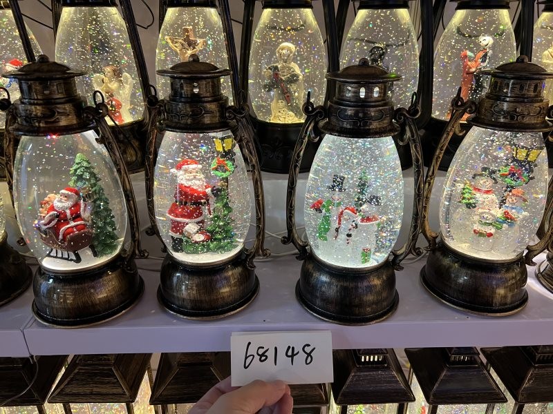 24X31, 68148, Xmas Horse Lamp (Fixed)