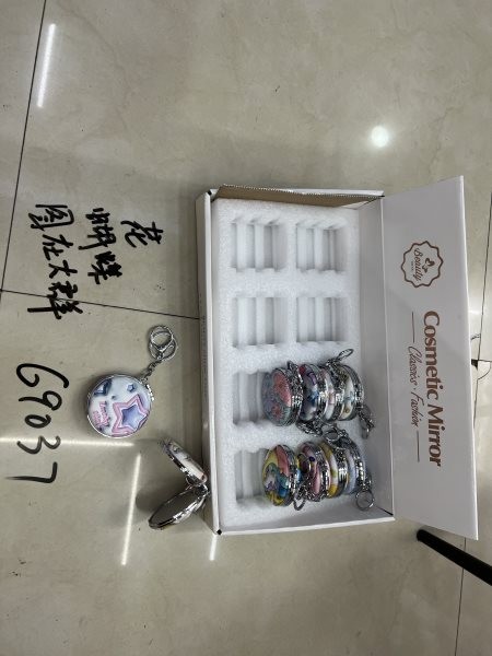 K4L, 69037, Compact Mirror Round With Keychain 24pcs/box