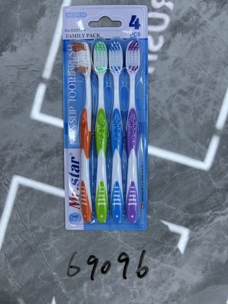 B17L, 69096, Toothbrush Medium 4PC