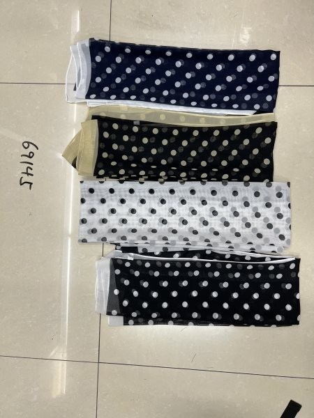 F5L, 69145, Scarf Dots
