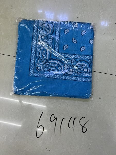 E14L, 69148 white, Bandana