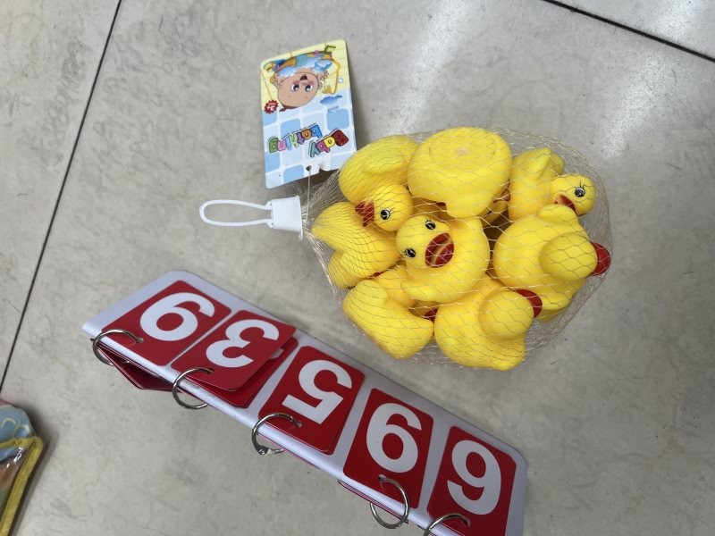 D13H, 69539, Yellow Rubber Duck 12pcs