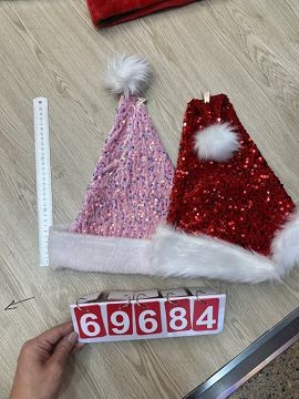 25X1, 69684, Xmas Hat Sequin 40*31cm