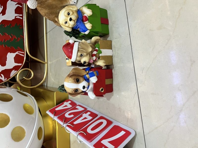 70424, Xmas Dog with Christmas Gift Box 3 Assorted H11.5cm