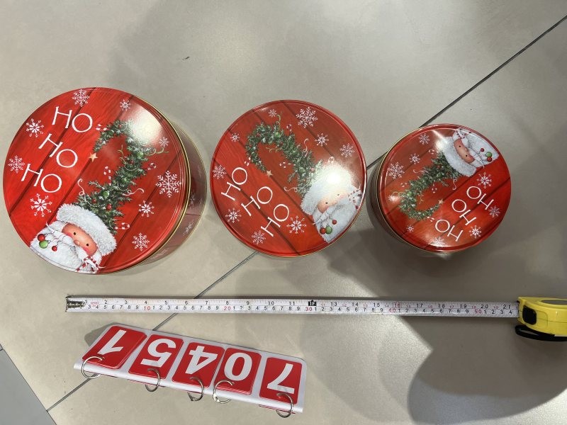 70451, Xmas Round Metal Tins 3pc Set 19.85/16.8/13.5cm