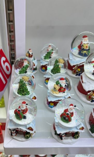 70818, Xmas Light-Up Christmas Snow Globe 10cm