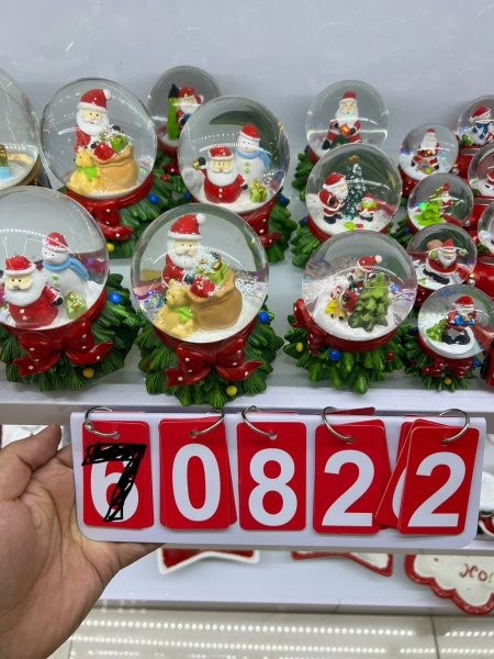 70822, Xmas Snow Globe 4.5cm No Light