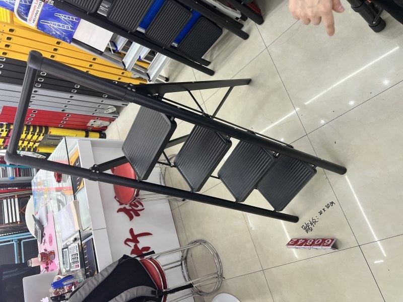 70842, 4-Step Ladder Step Size 20?30cm