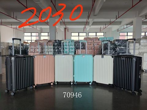 70946, Suitcase 20"