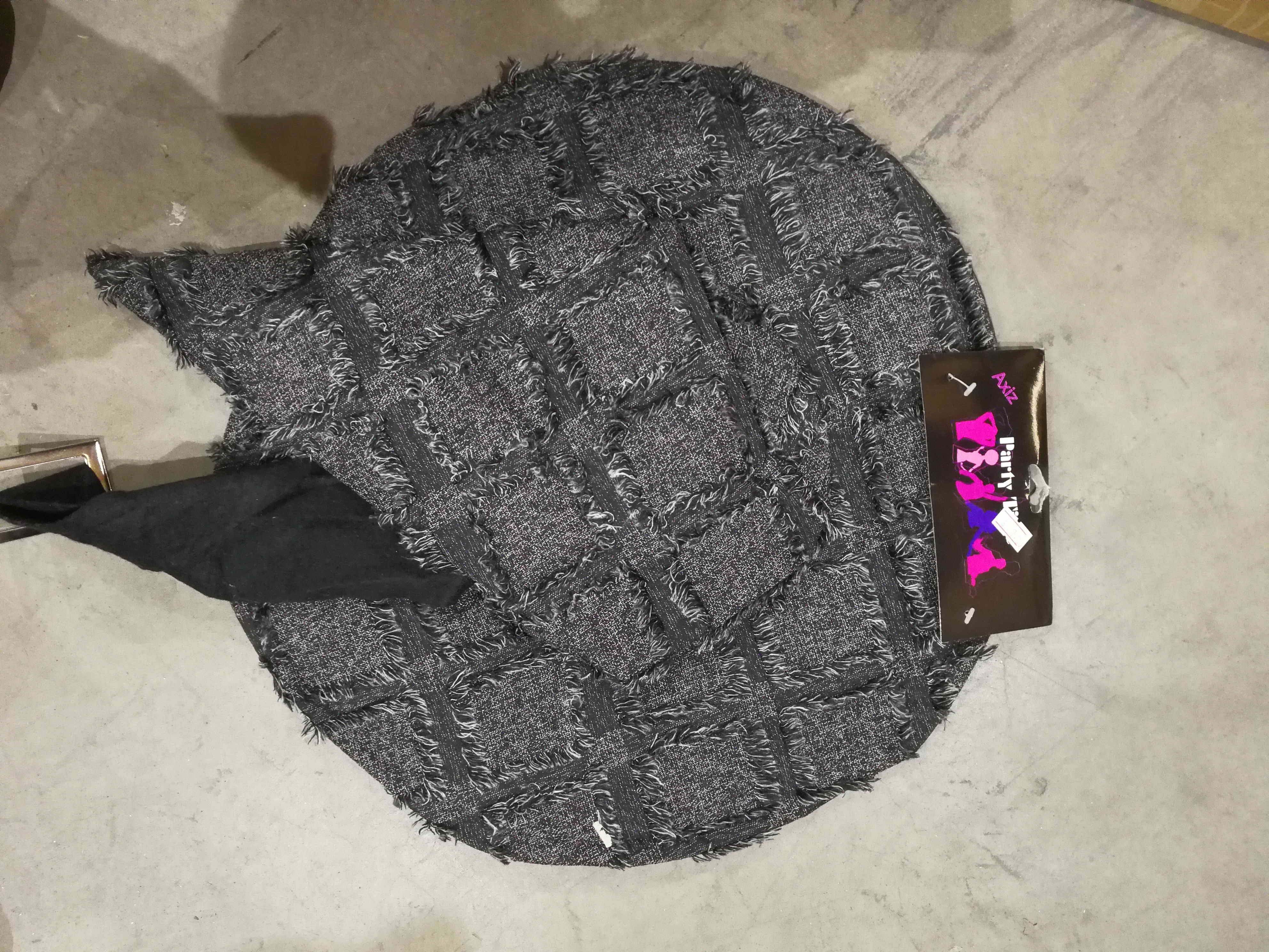 $4 witches hat w/patches