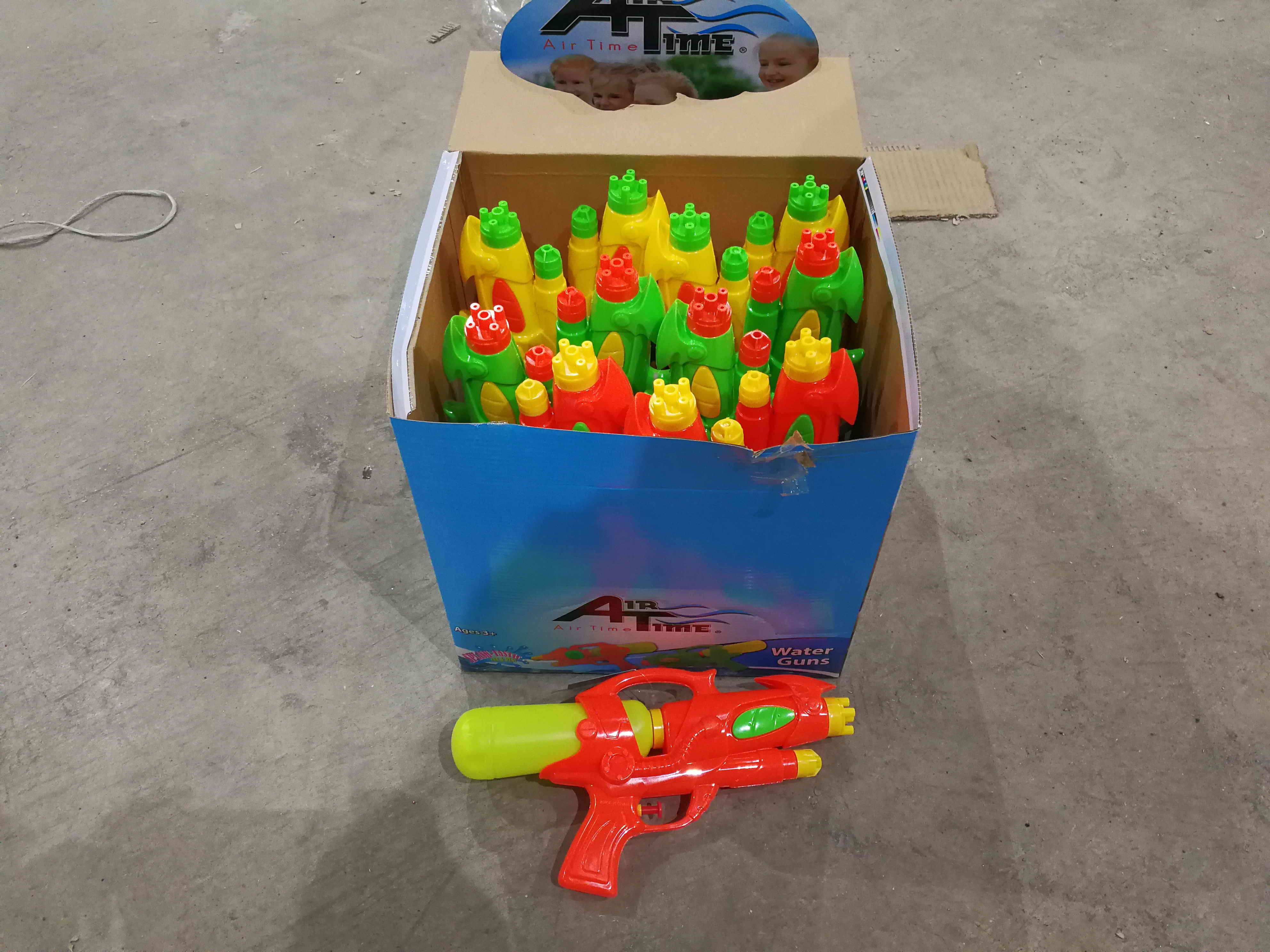 SUPER WATER GUN IN DISPLAY 3