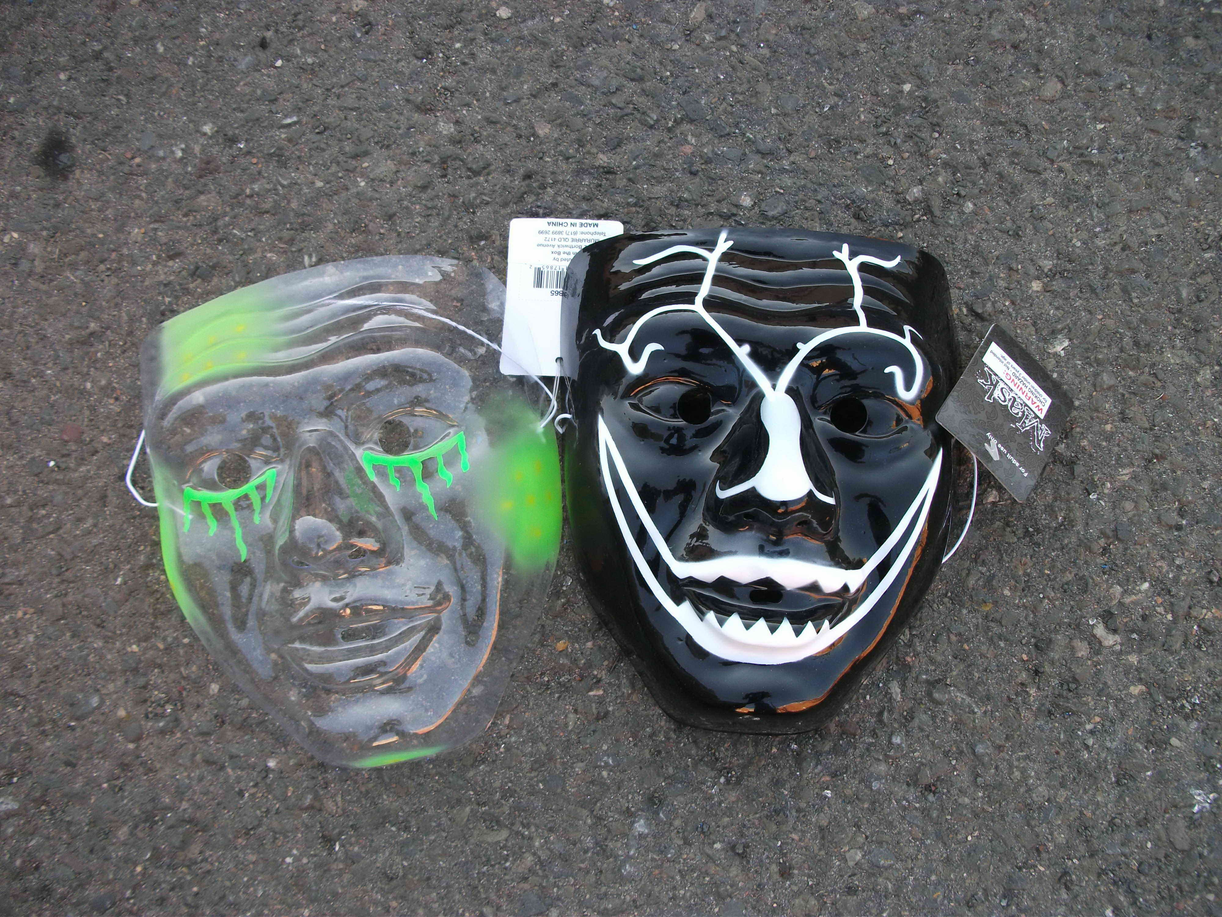 creepy faced friends mask