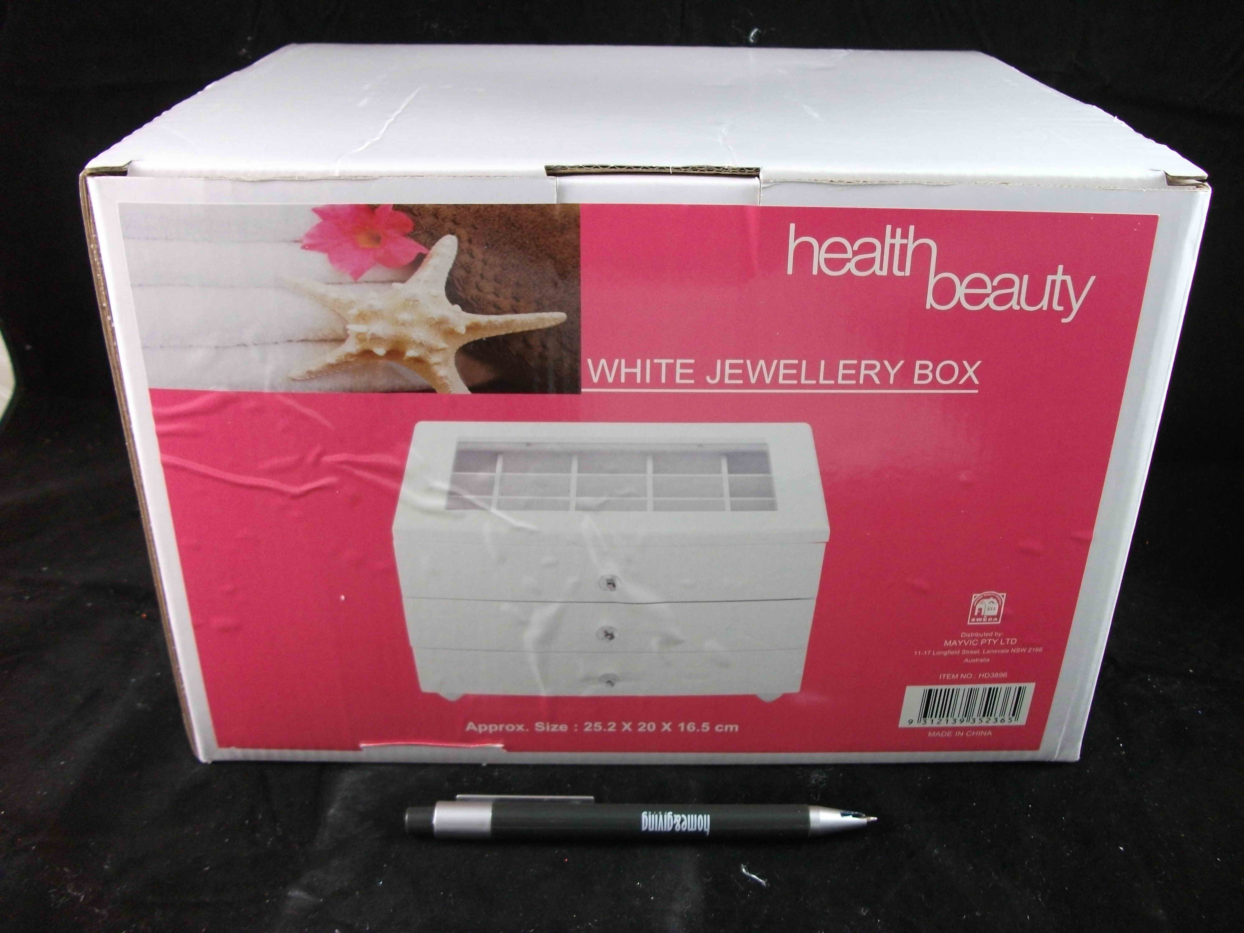 WHITE JEWELLRY BOX W/JEWELKNOB (L)