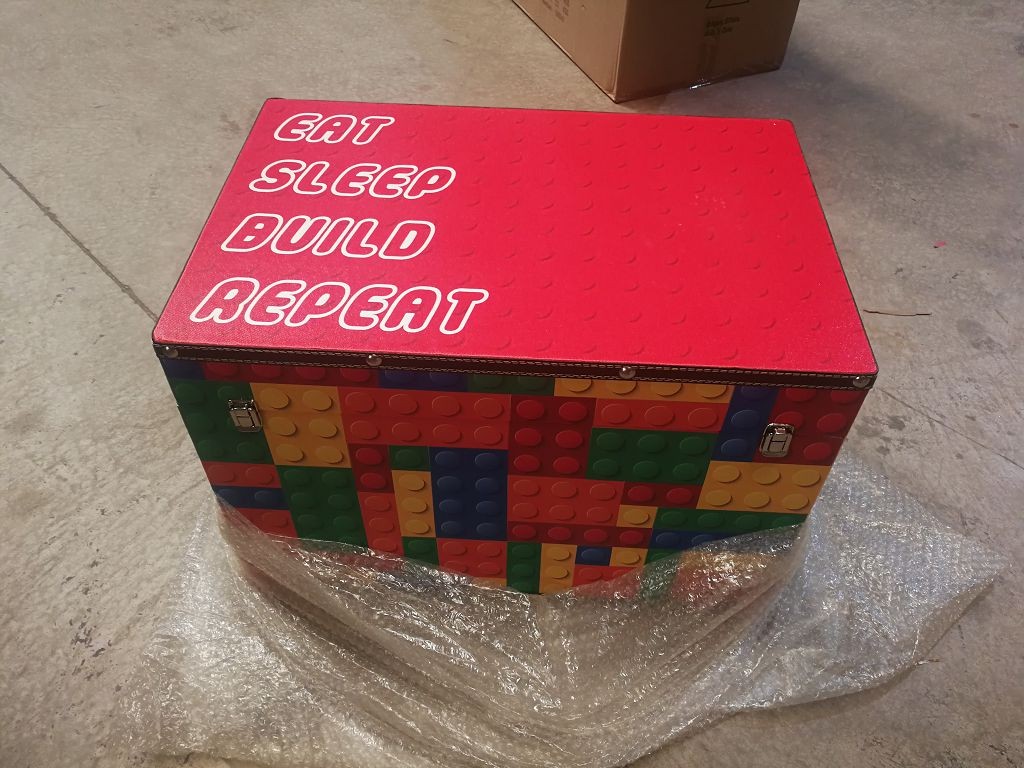 B11Z-L, JV3476, Lego Brick Trunk set 5