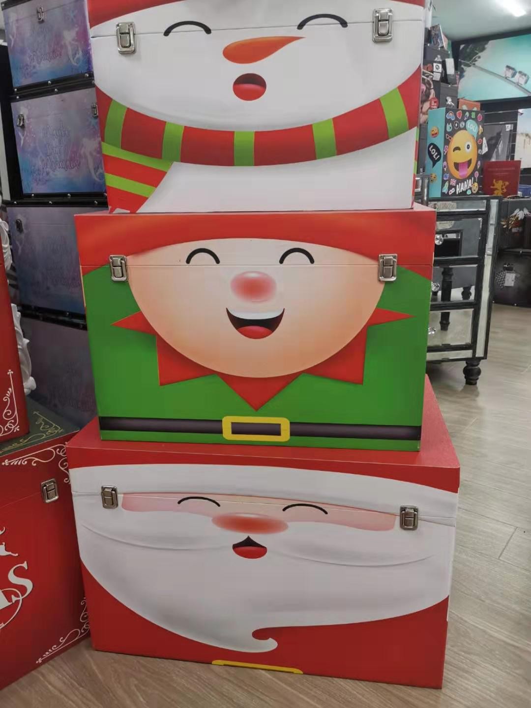 JV3771, Trunk Christmas Faces Set5