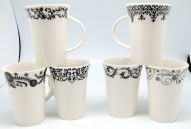 $2,6 Design Asst. Mugs Black & White Edged MUGS