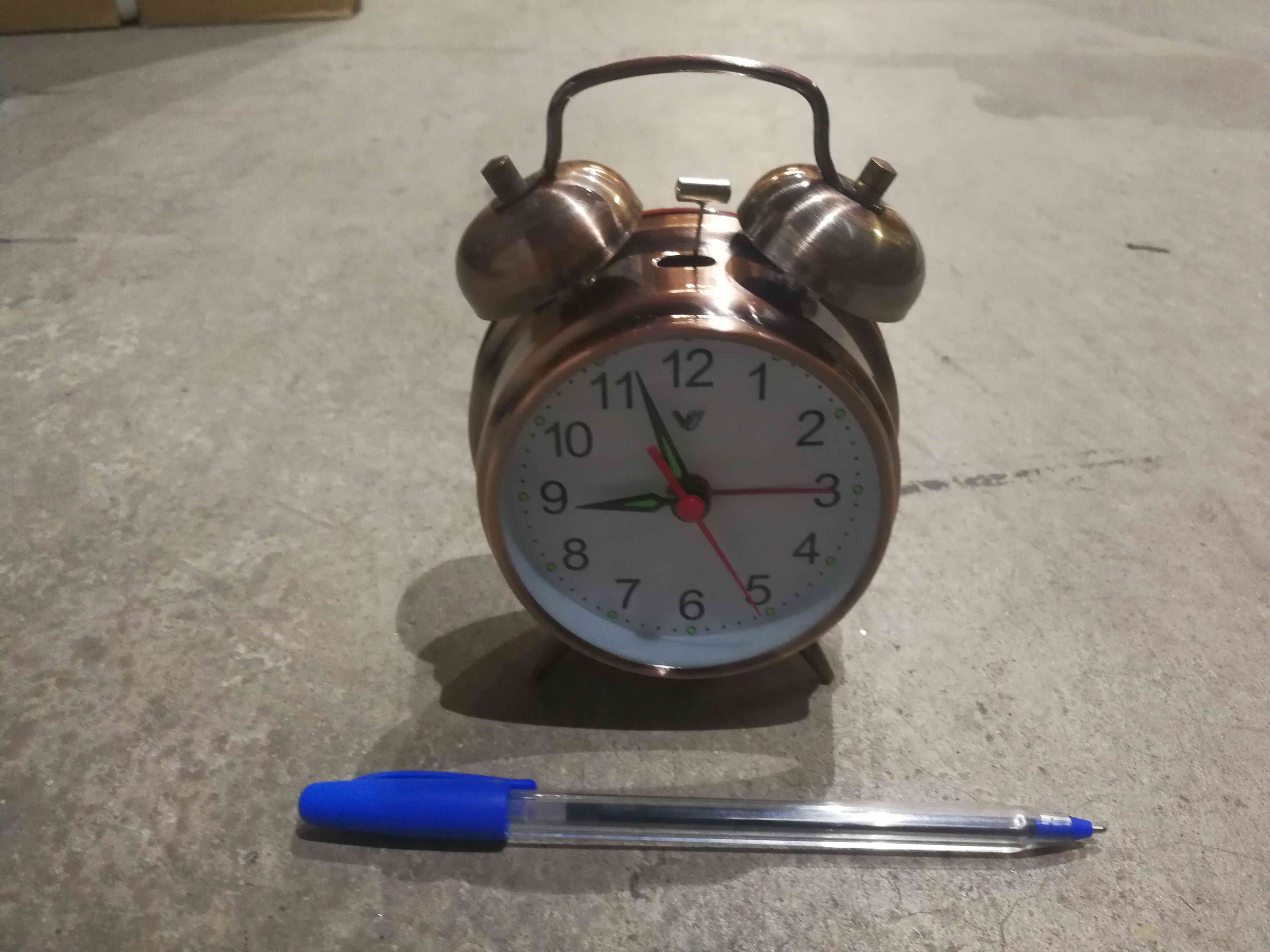 Mechanical twin bell alarm table clock