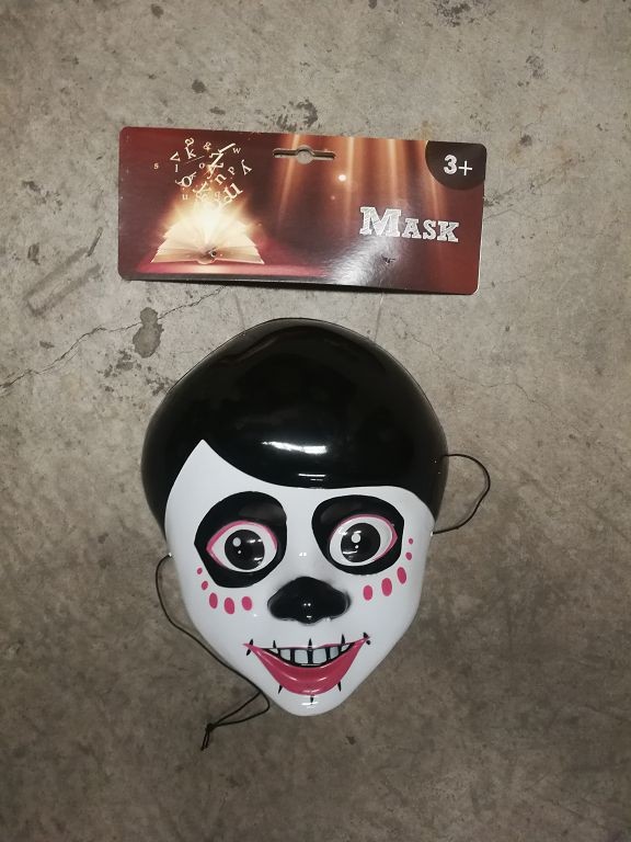 B16M, TC1126, LAND OF THE DEAD MASK BOYS