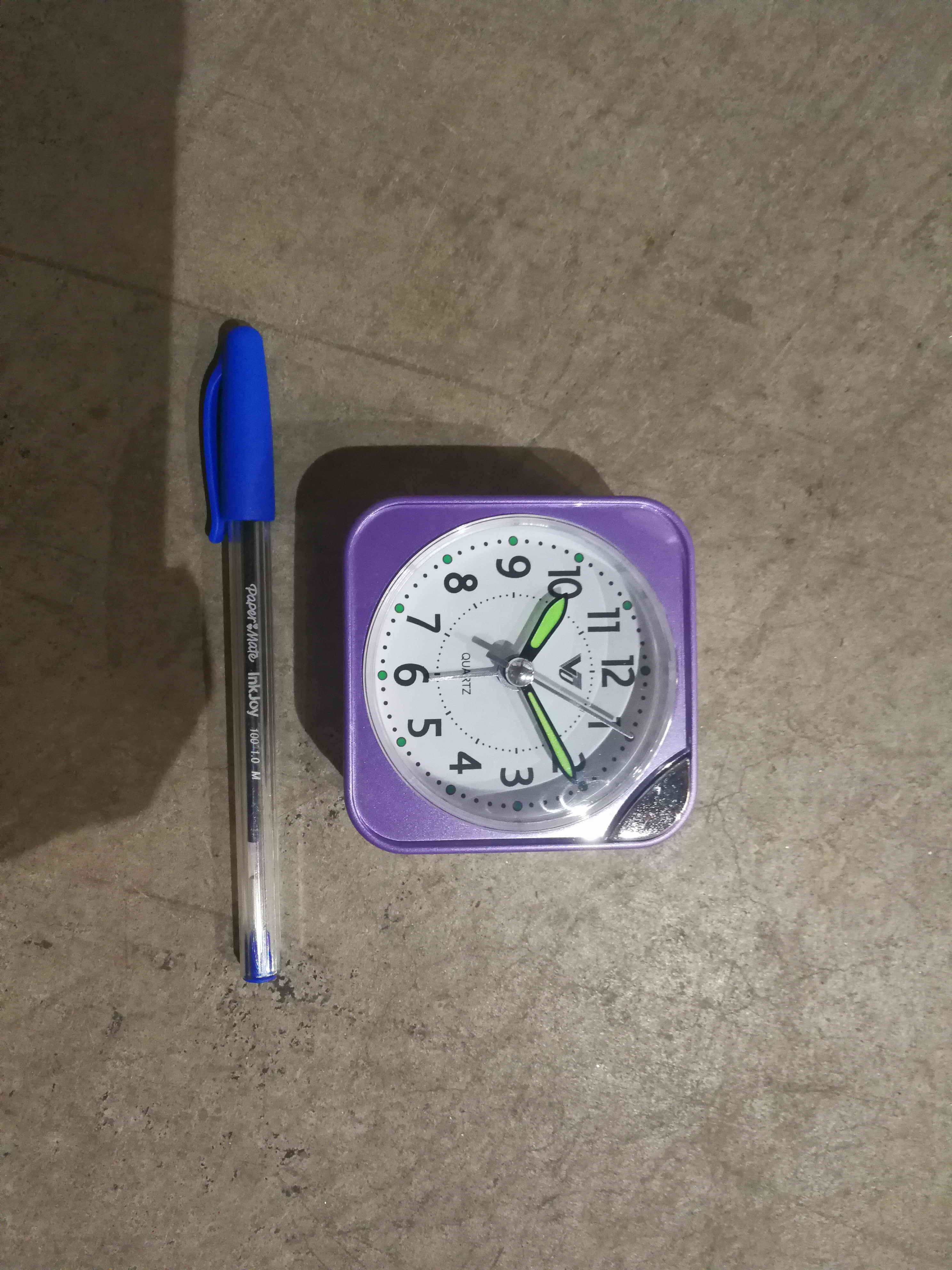 Small square sweep/m alarm clock