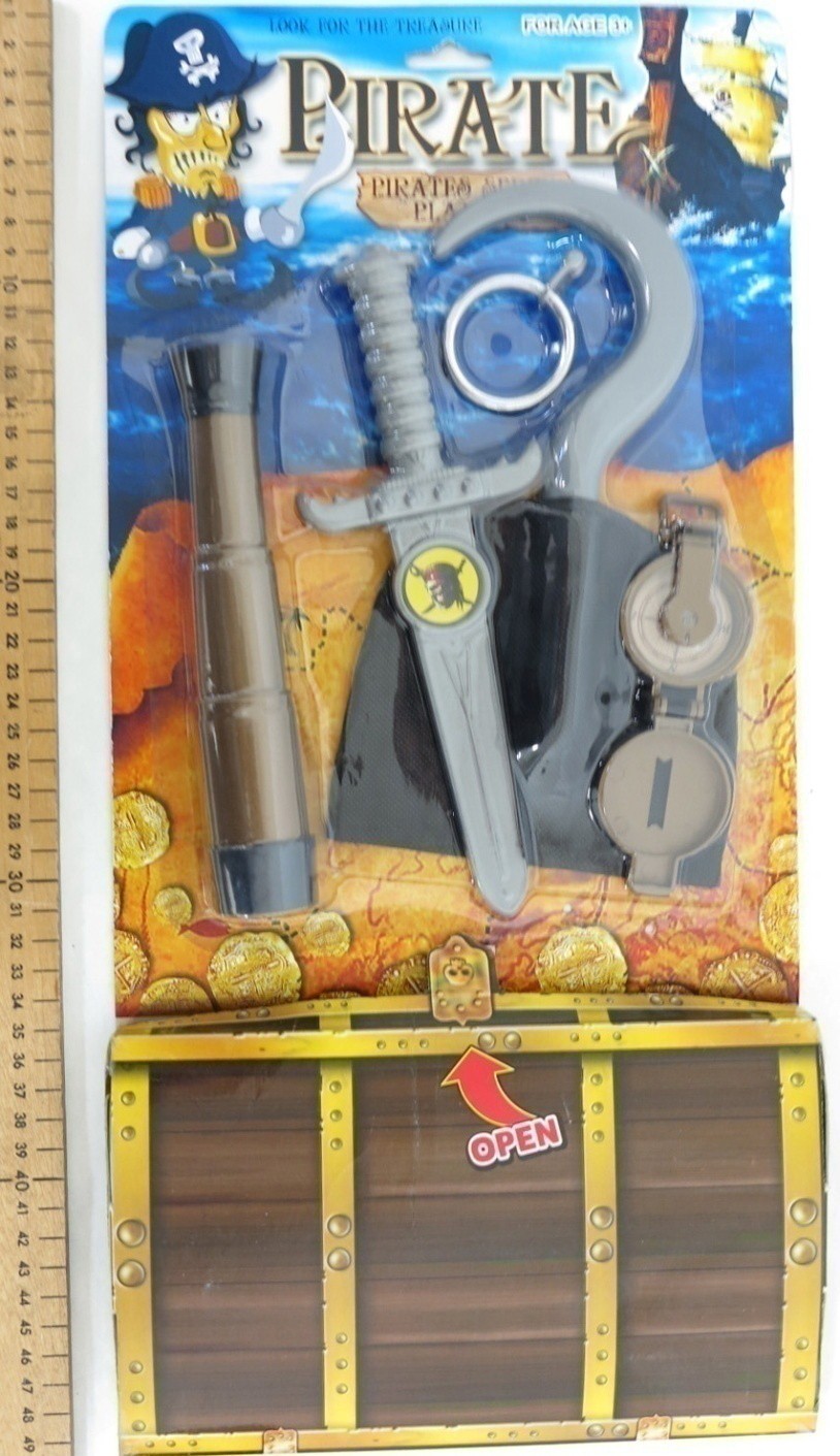 PIRATE PLAY SET