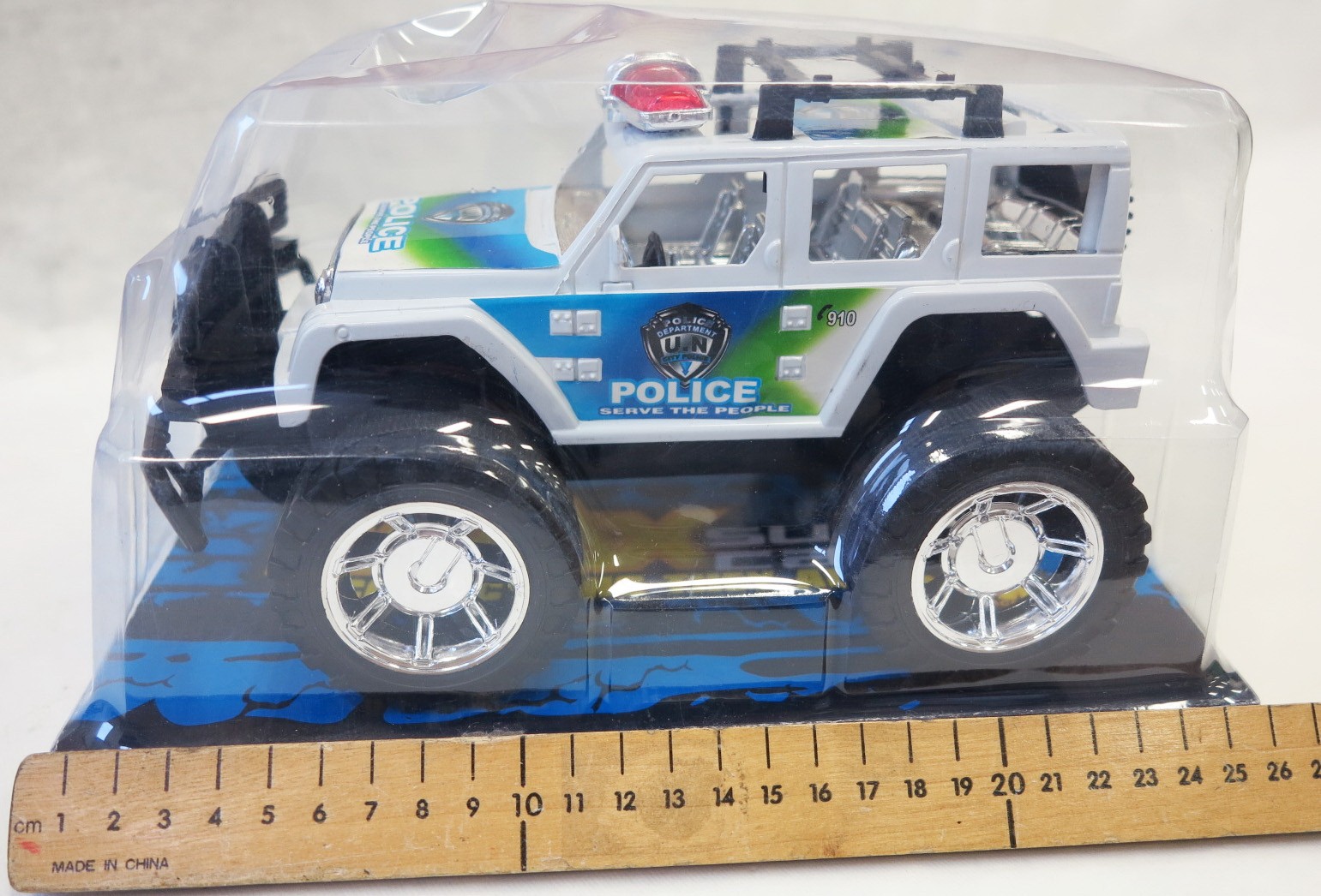 PULL BACK POLICE JEEP