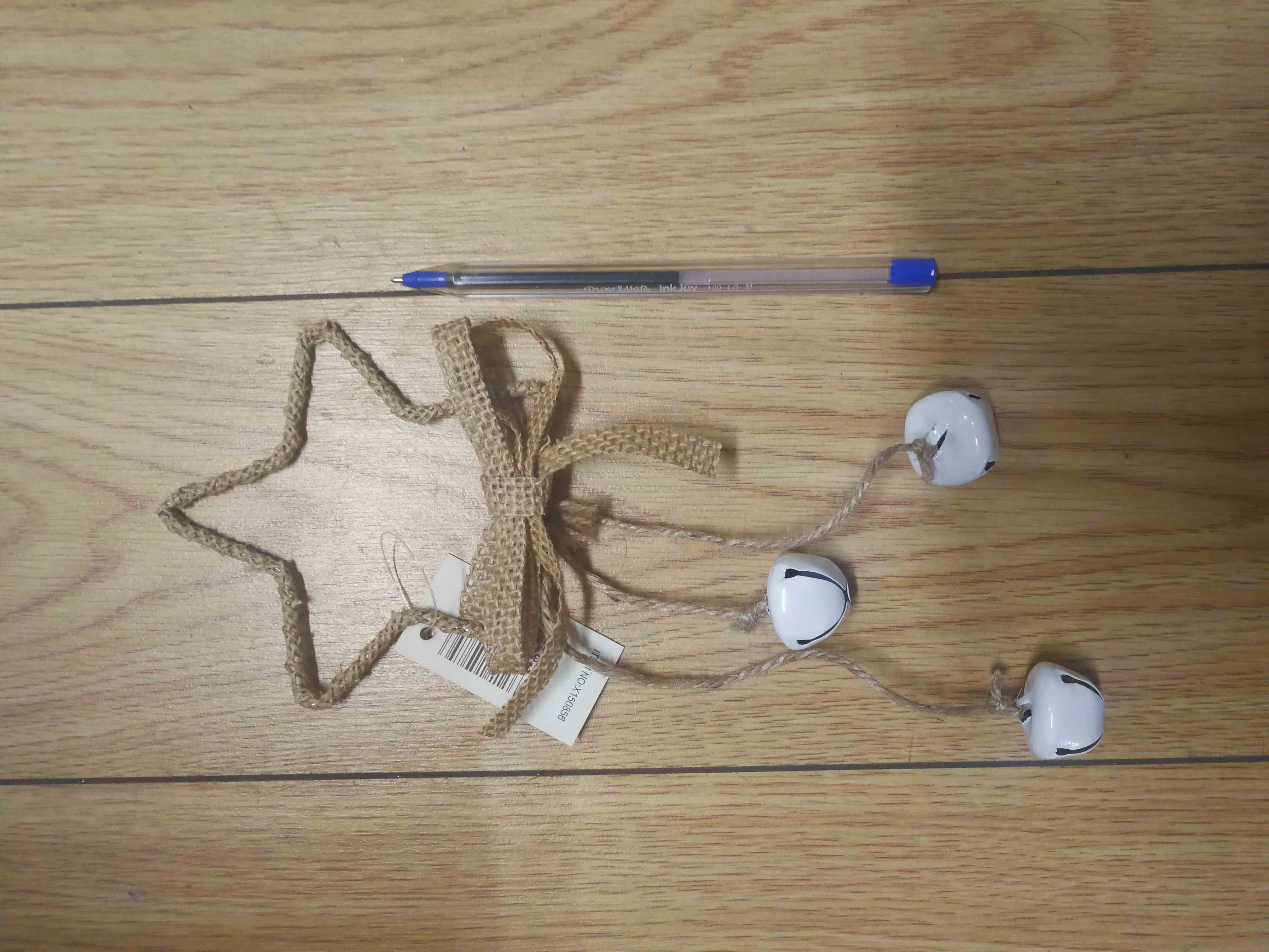 RUSTIC BELL DOOR HANGER