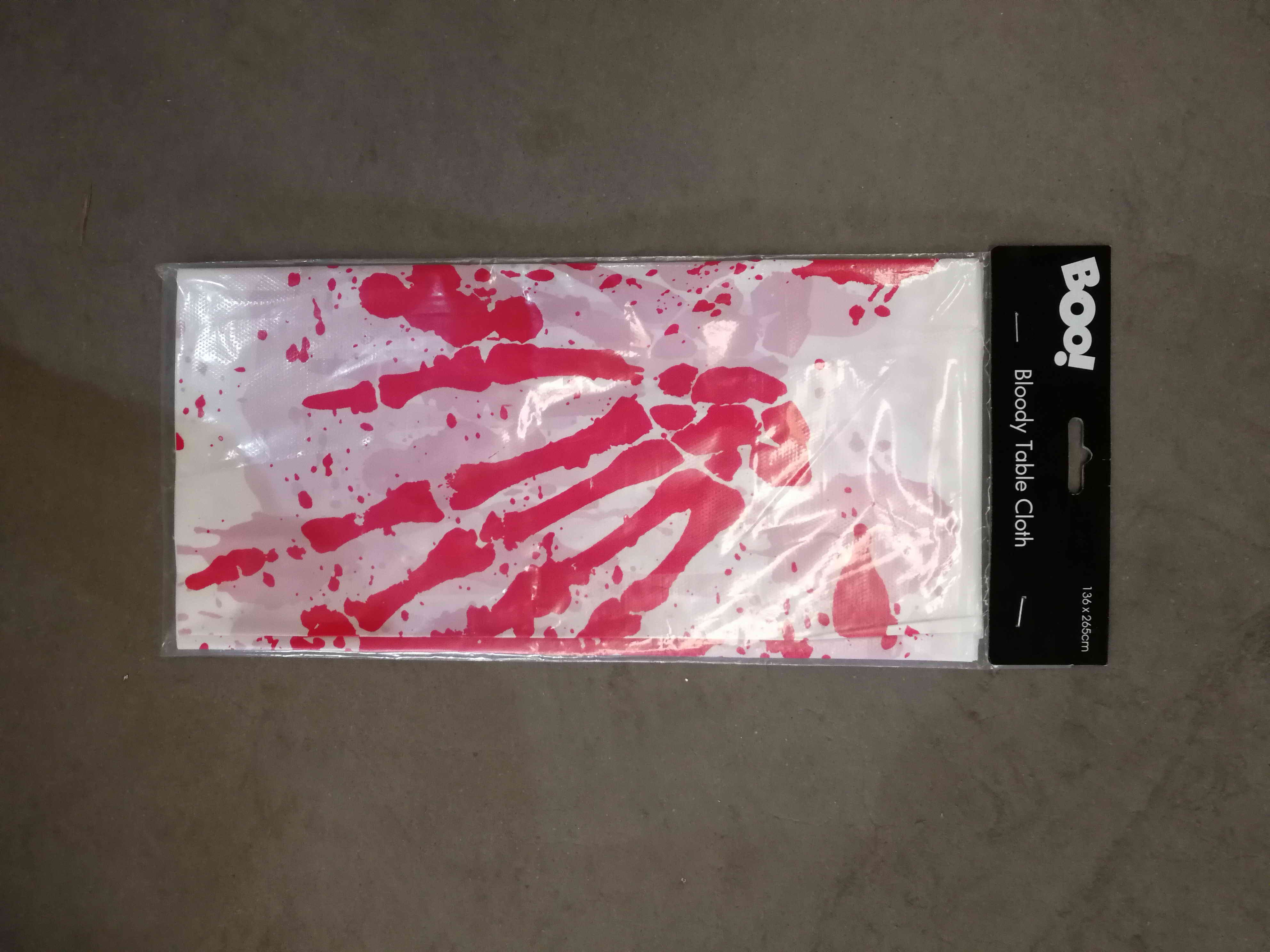 BLOODY TABLECLOTH 136X265CM