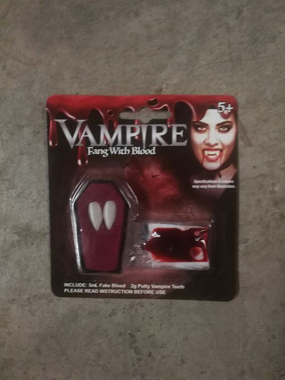 H7 H8, VAMPIRE FANG WITH BLOOD