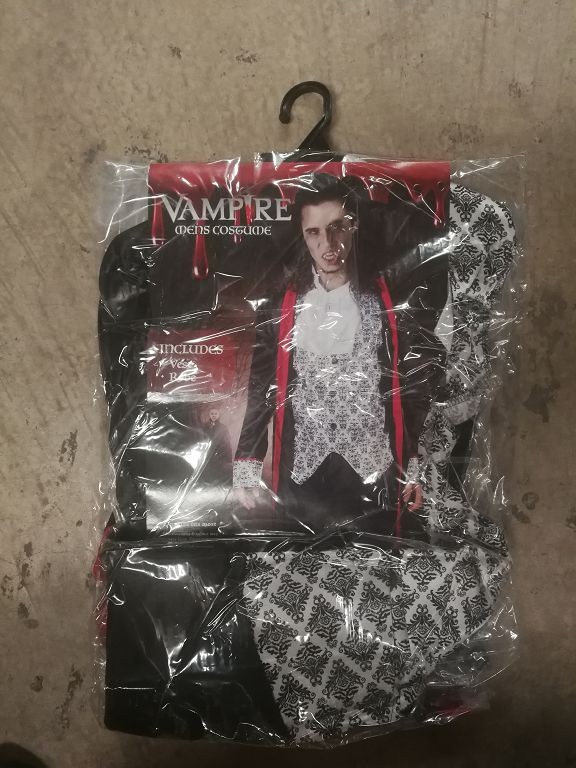 H8, COSTUME VAMPIRE MENS