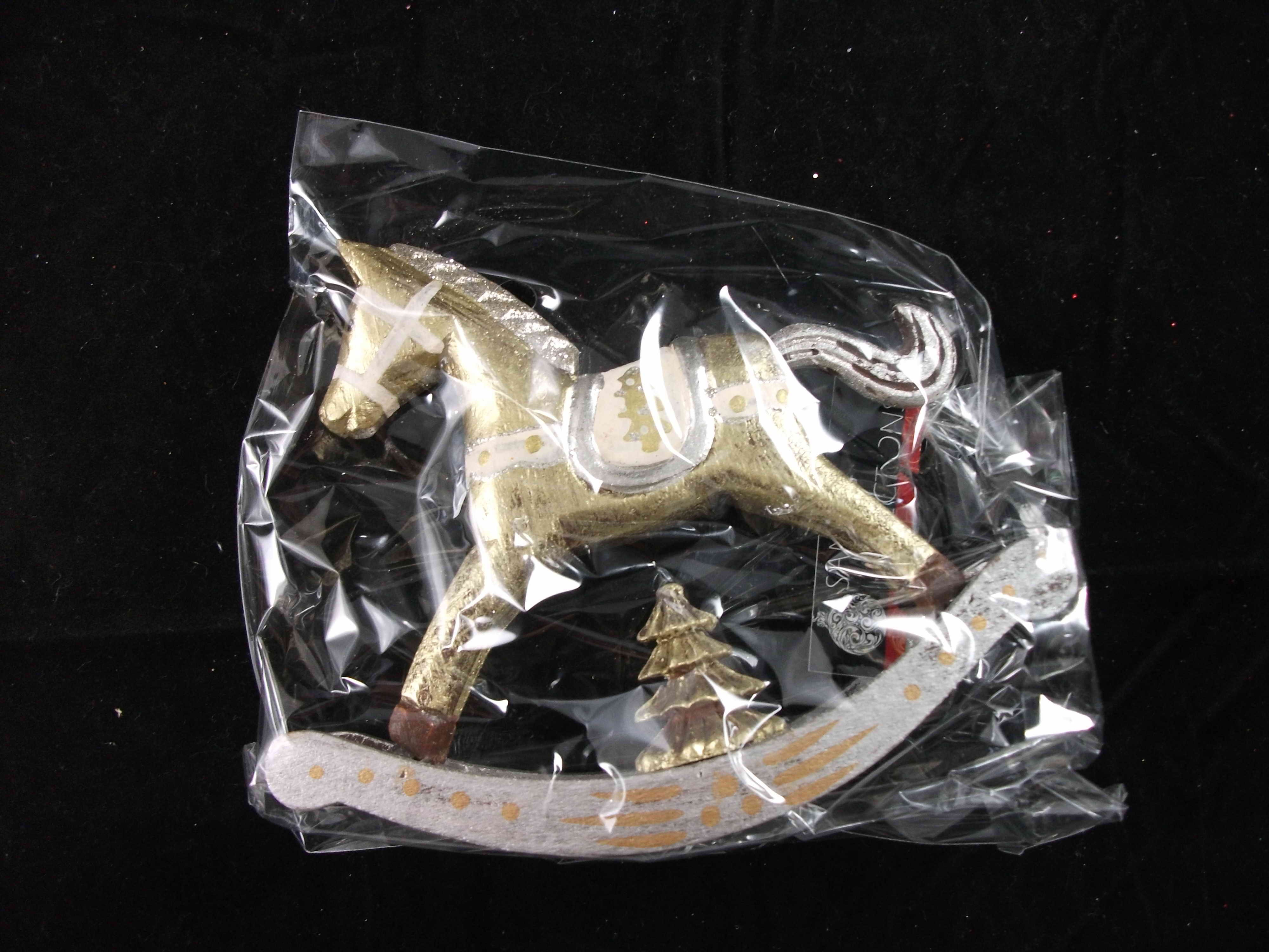 XM0914,15X3X12CM GLDWOOD ROCKINGHORSE