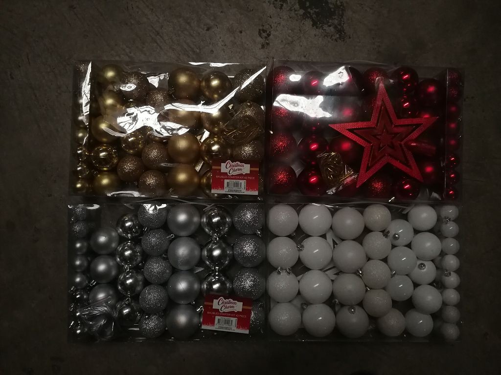 X18, XU0063, XMAS BAUBLE STARTER KIT 42 PC MAT SHINY