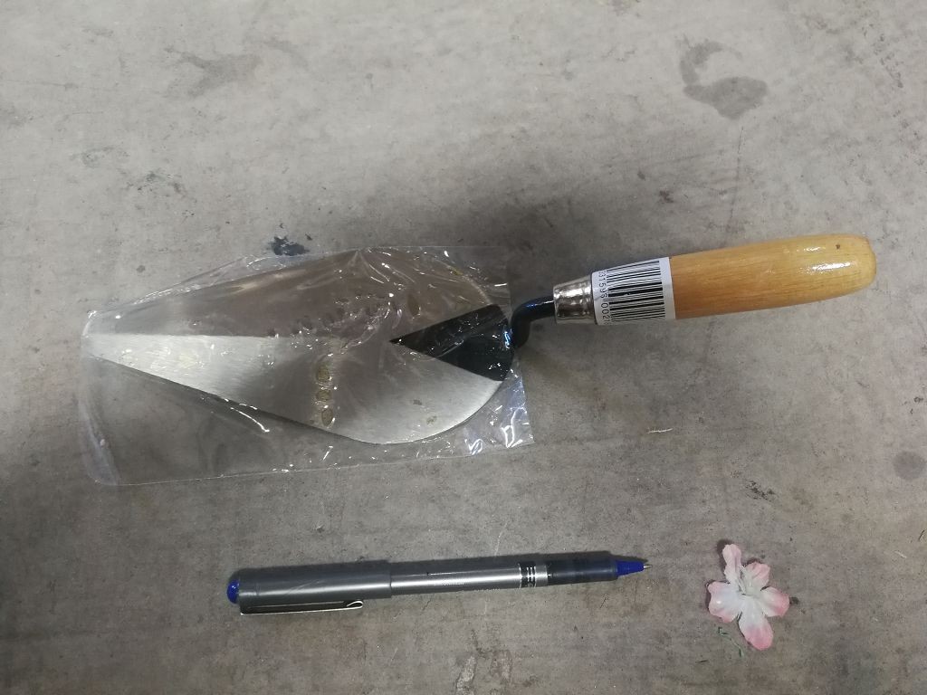 I3L, bricklaying trowel