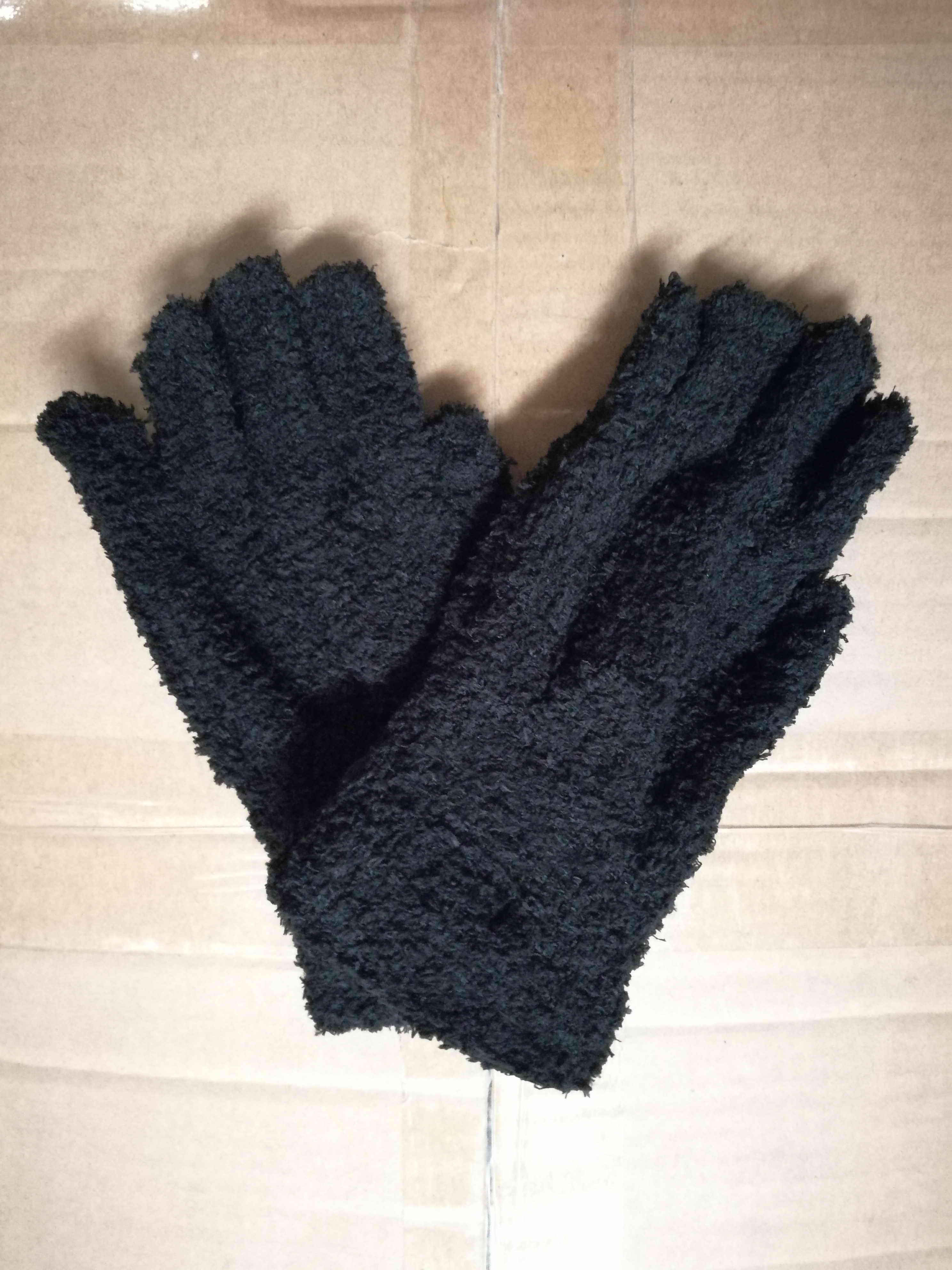 full-fingered gloves