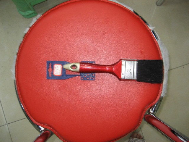 E19H,$1,1 inch paint brush