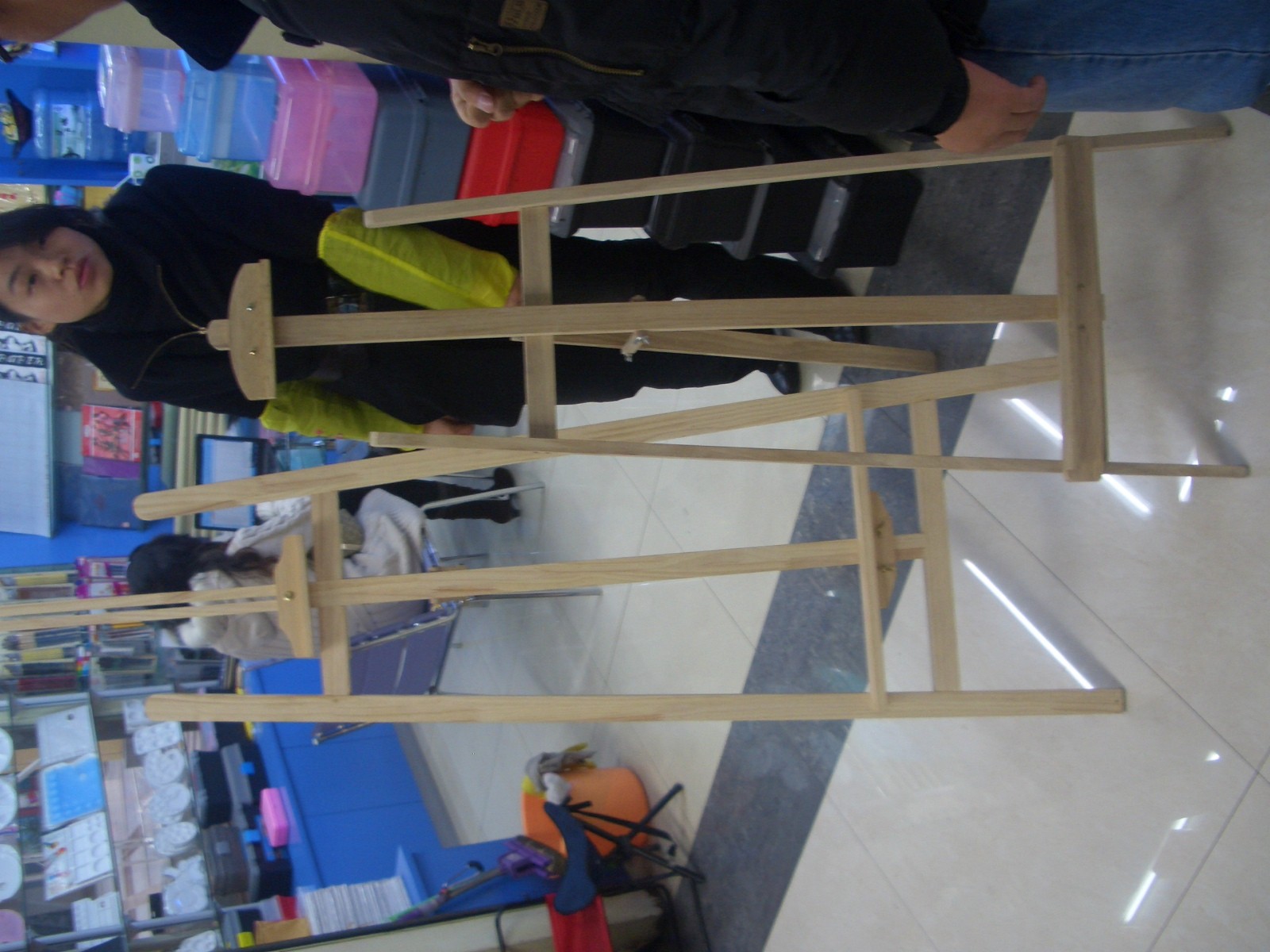 A9M, 13394, $29.95,small easel