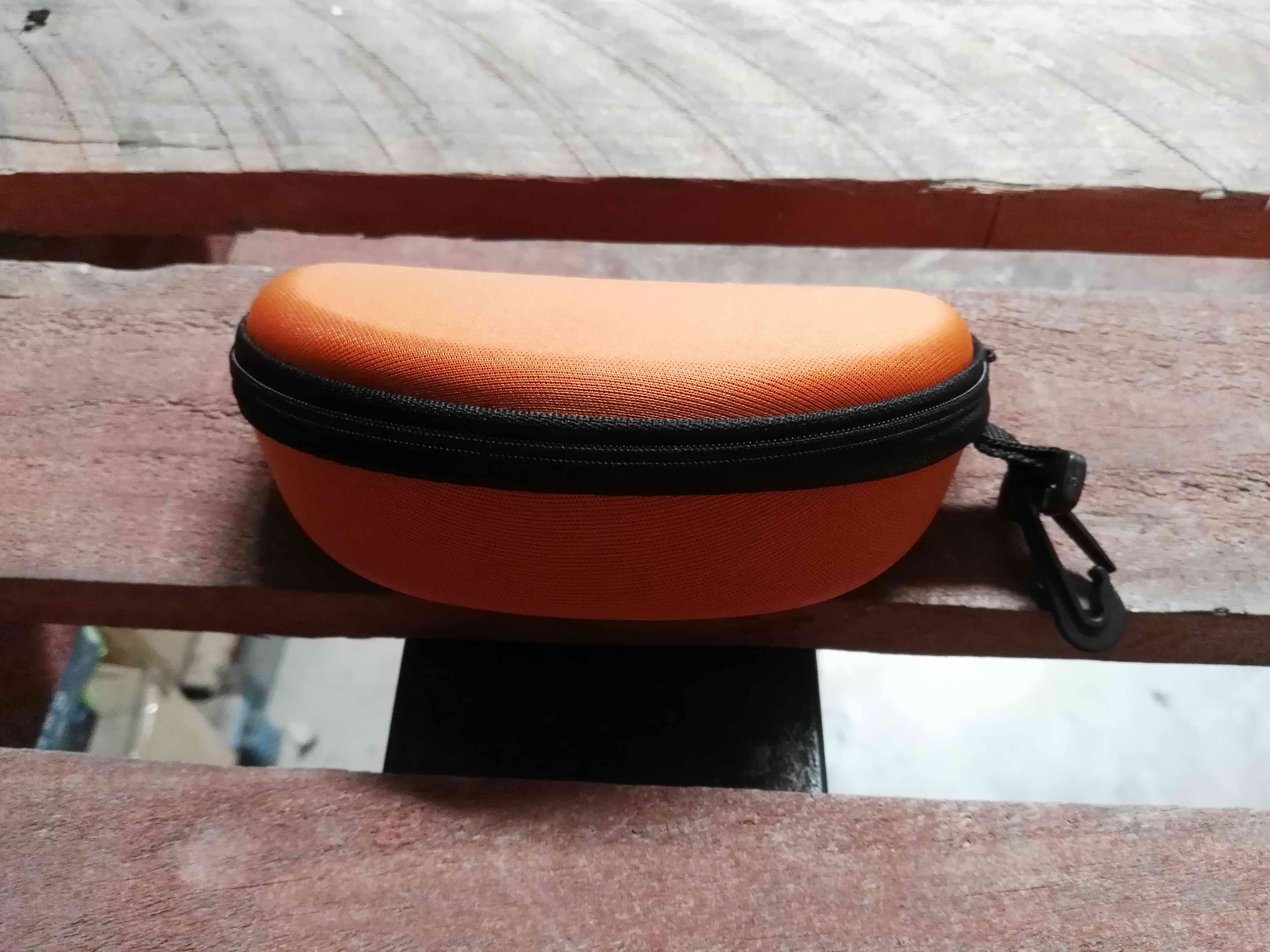 C12M, 18977, glasses case